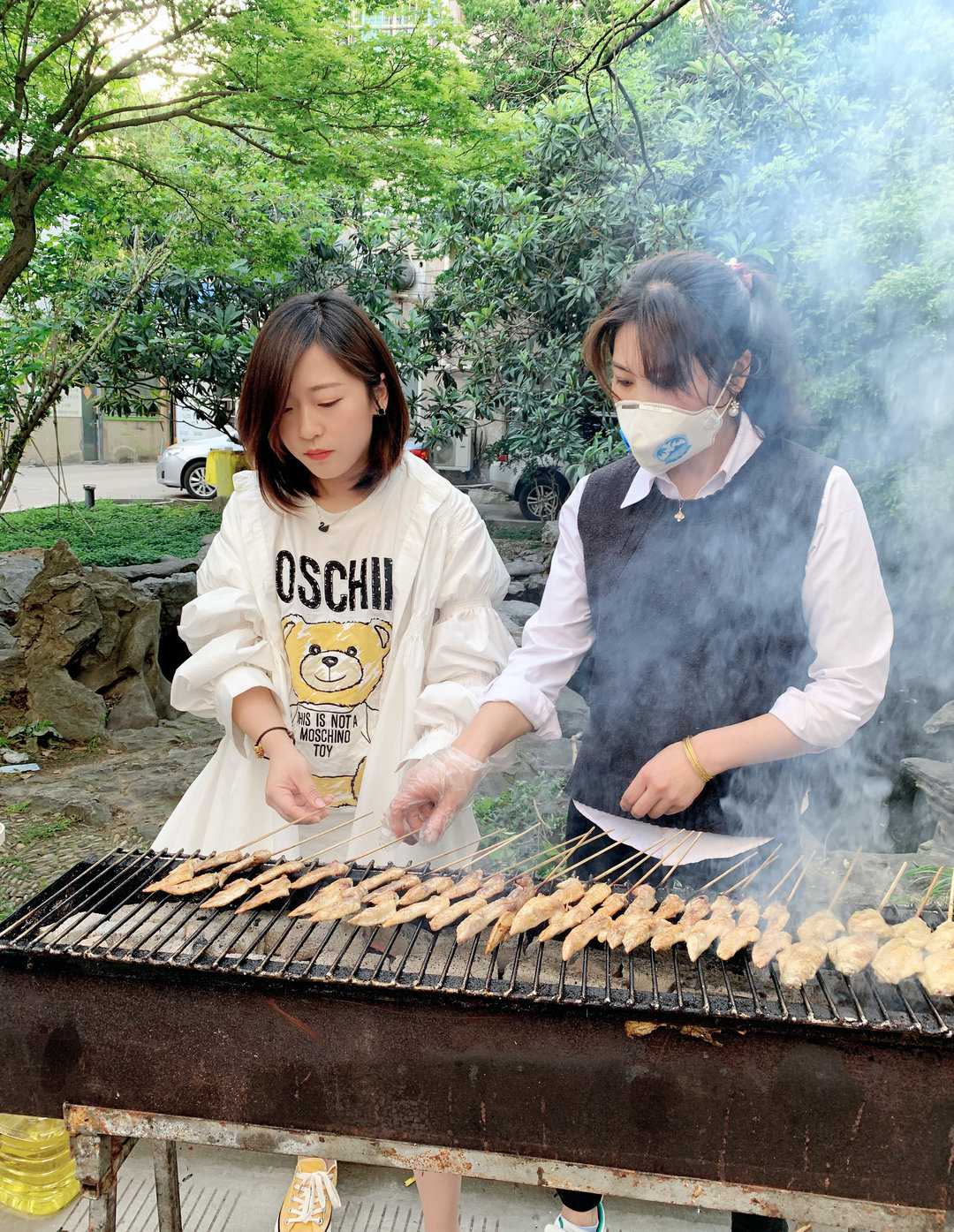 白富美女孩套图素材_真实美女生活照朋友圈包装:生活工作吃喝玩乐图20