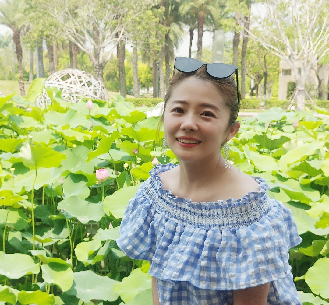 白富美女孩套图_真实美女生活照朋友圈包装素材 生活工作吃喝玩乐图3